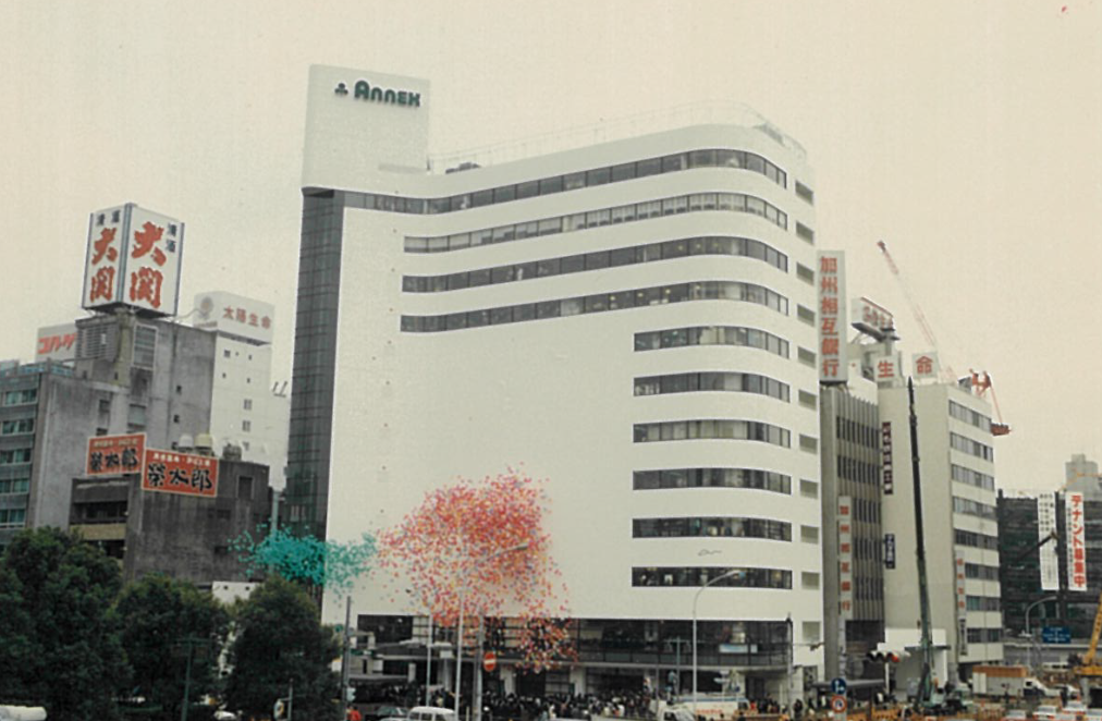 ファッションビル開業　地下街2号改修