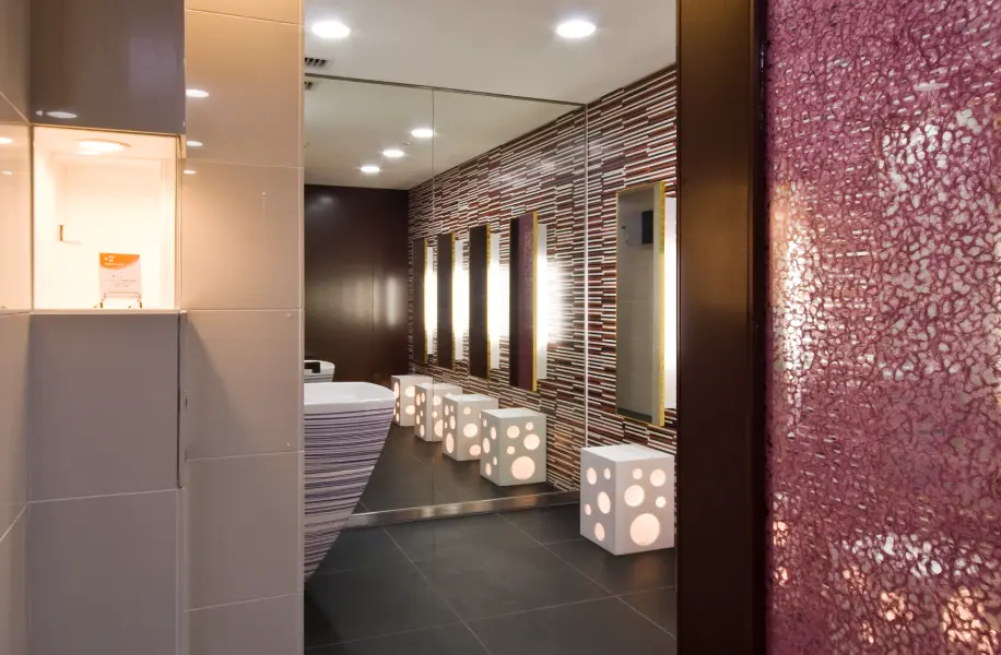 女子トイレ・多目的トイレリニューアル